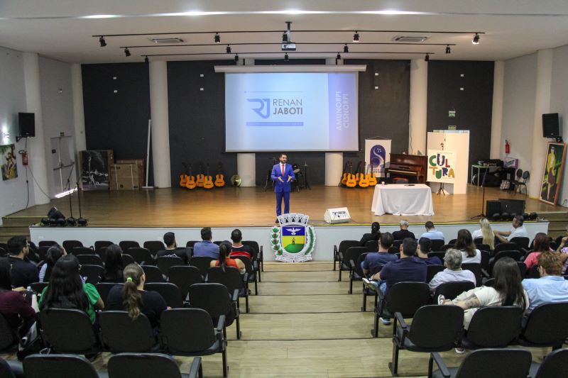 Curso de capacitação sobre licitação para funcionários municipais
